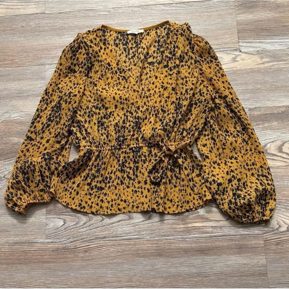 Sage and Citrus Faux wrap all‎ over print peplum top size L